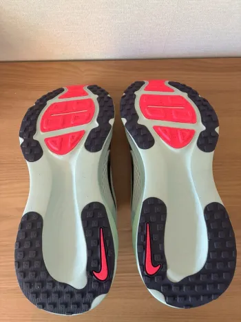 Used Nike Vomero 18 bike — image 4 of 6