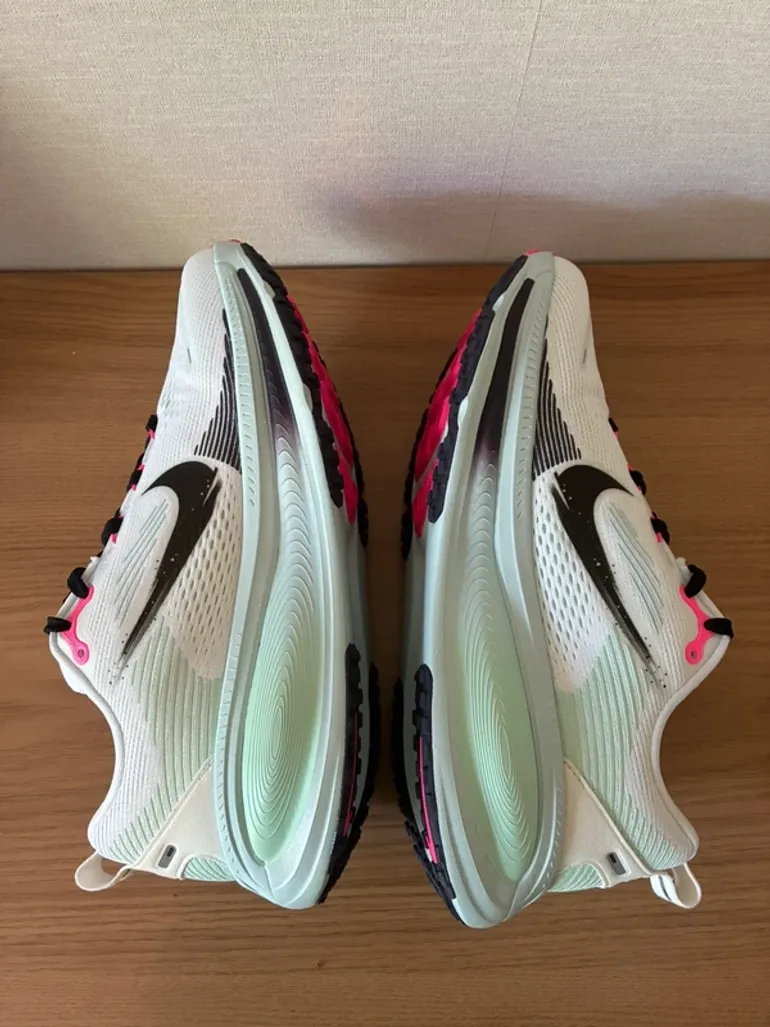 Used Nike Vomero 18 bike — image 3 of 6