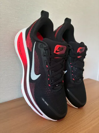 Used Nike Vomero 18 Running Shoes