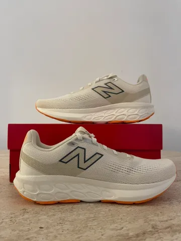 Käytetty New Balance Fresh Foam 520 V9 Running Shoes