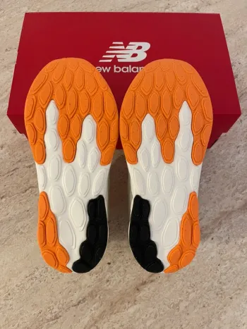 New Balance Fresh Foam 520 V9 bike usato — immagine 12 di 12