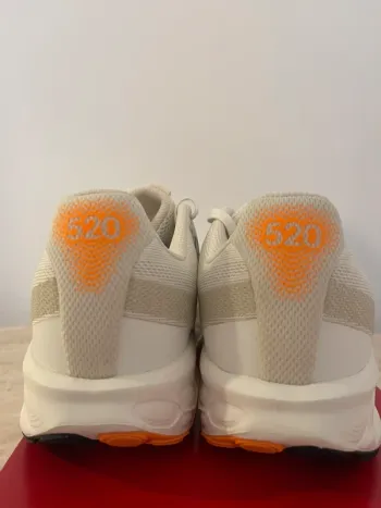 New Balance Fresh Foam 520 V9 bike usato — immagine 10 di 12