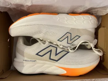 New Balance Fresh Foam 520 V9 bike usato — immagine 7 di 12
