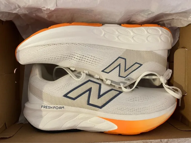 New Balance Fresh Foam 520 V9 bike usato — immagine 7 di 12