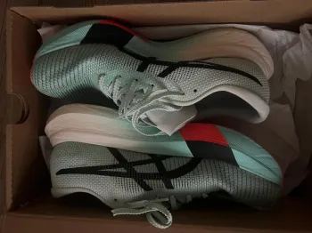 Używany Asics Metaspeed Sky Paris bike — zdjęcie 3 z 8