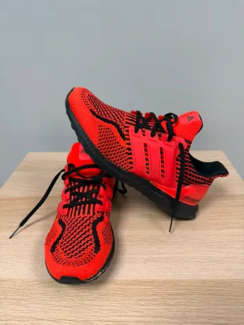Używany Orange Ultra Boost Running Shoes