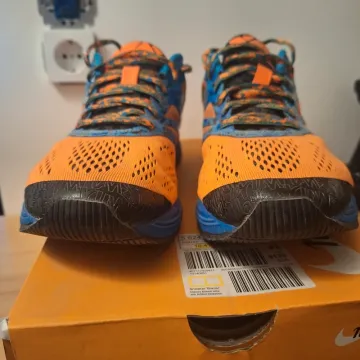 Käytetty Orange T530N Running Shoes