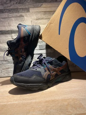 Używany Asics Gel Venture 8 Running Shoes