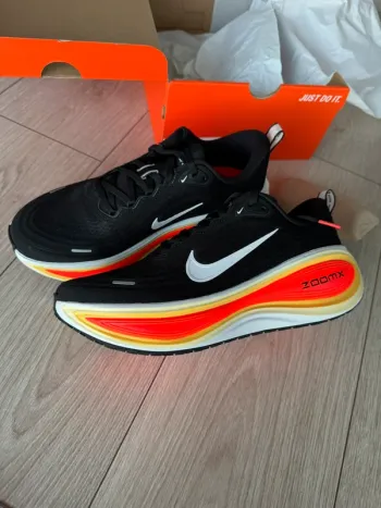 Used Nike Zoom Vomero 18 Running Shoes