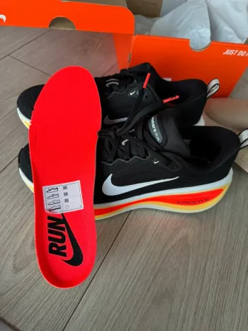 Used Nike Zoom Vomero 18 bike — image 4 of 5