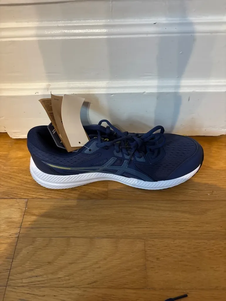Used Asics Gel Contend 8 bike — image 3 of 5