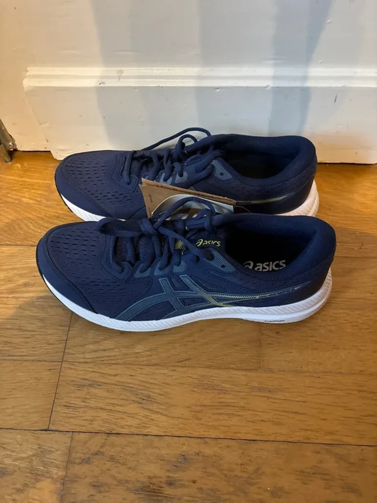 Used Asics Gel Contend 8 bike — image 2 of 5