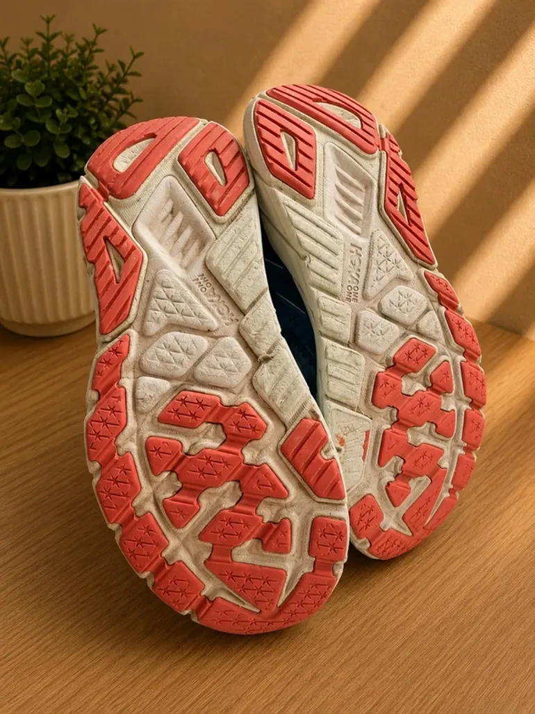 Used Hoka Arahi bike — image 4 of 4