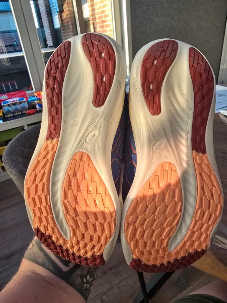 Used Asics Gel Nimbus 26 bike — image 4 of 6