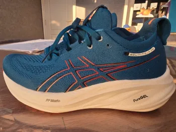 Used Asics Gel Nimbus 26 Running Shoes