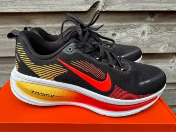 Nike Vomero 18 Zoom X Running Shoes usato