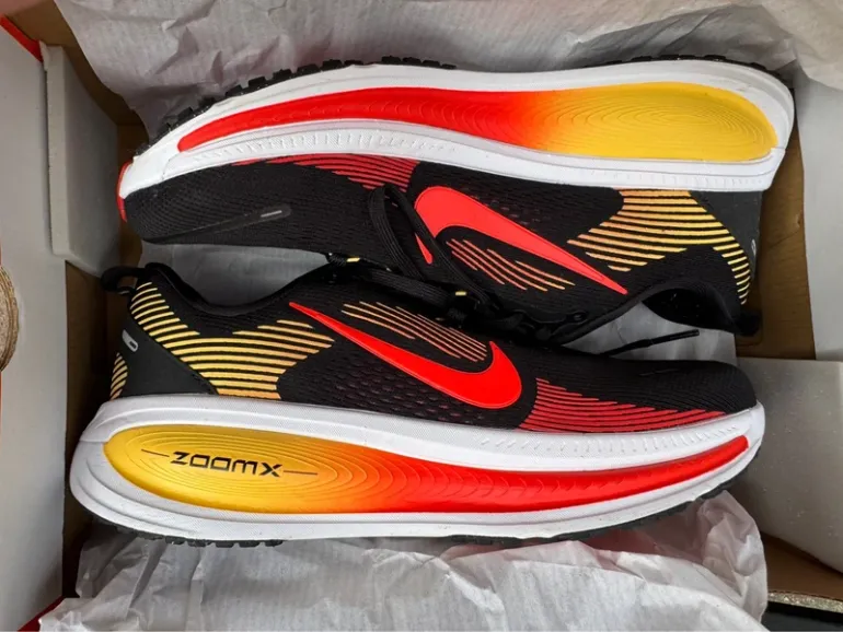Nike Vomero 18 Zoom X bike d'occasion — image 8 sur 9