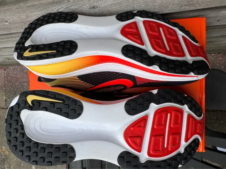 Nike Vomero 18 Zoom X bike d'occasion — image 7 sur 9