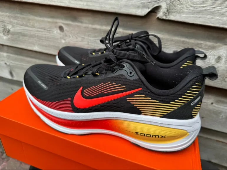 Nike Vomero 18 Zoom X bike d'occasion — image 6 sur 9