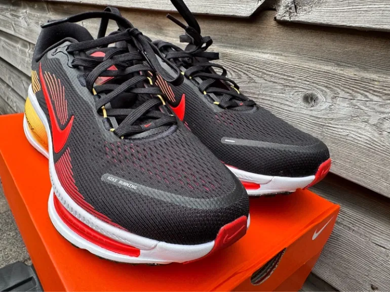 Nike Vomero 18 Zoom X bike d'occasion — image 5 sur 9