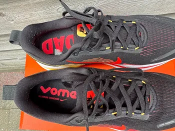 Nike Vomero 18 Zoom X bike d'occasion — image 2 sur 9