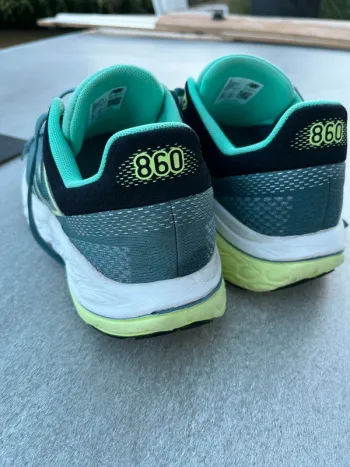 Used New Balance 860 bike — image 2 of 5