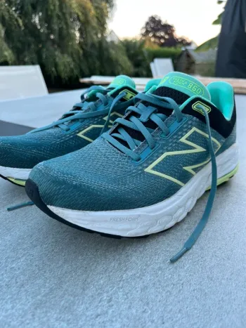 Used New Balance 860 Running Shoes
