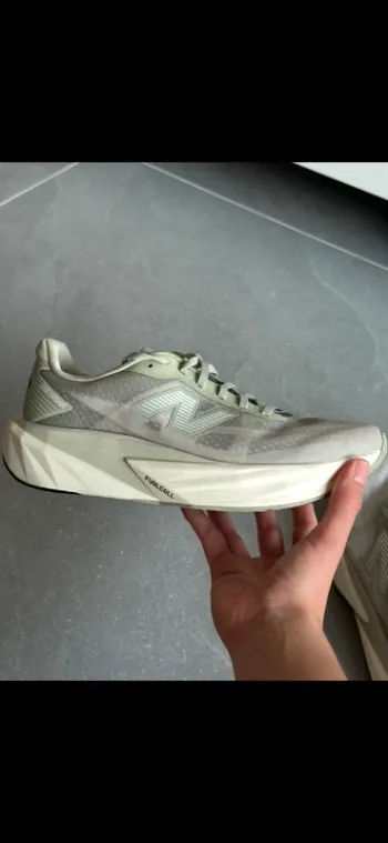 Used New Balance FuelCell Rebel v5 bike — image 6 of 10