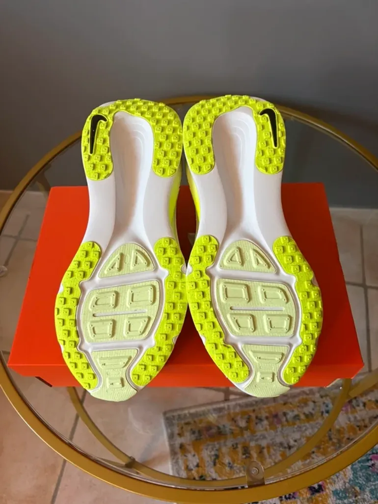 Käytetty Nike Vomero 18 bike — kuva 4 / 4