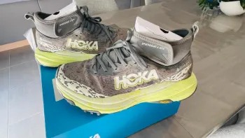 Used Hoka SPEEDGOAT 6 MID GTX Running Shoes