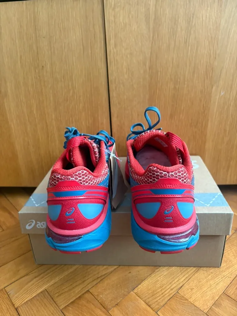 Używany Asics US4-S Gel-Terrain bike — zdjęcie 4 z 5