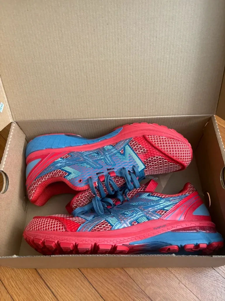 Używany Asics US4-S Gel-Terrain bike — zdjęcie 2 z 5