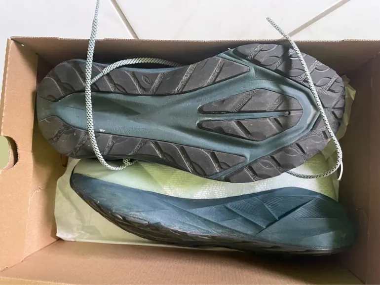 Asics Novablast Nature 5 bike d'occasion — image 5 sur 5