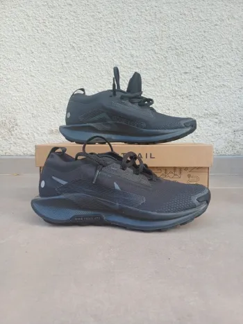 Used Pegasus Trail 5 GTX Running Shoes