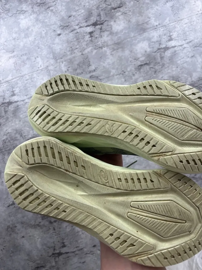 Asics Novablast 5 bike usato — immagine 9 di 13