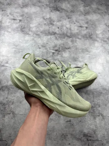 Asics Novablast 5 Running Shoes usato
