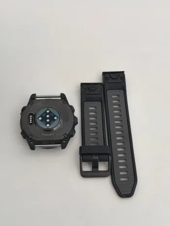 Used Garmin Fenix 8 43mm bike — image 6 of 7