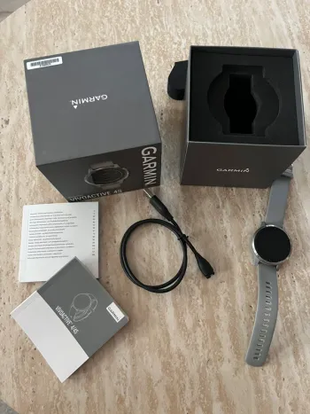 Used Garmin vivoactive 4s Electronics