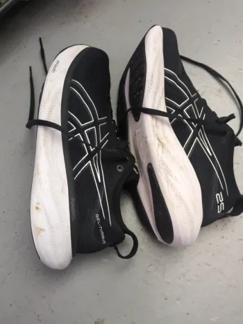 Used Asics Nimbus 25 bike — image 3 of 9
