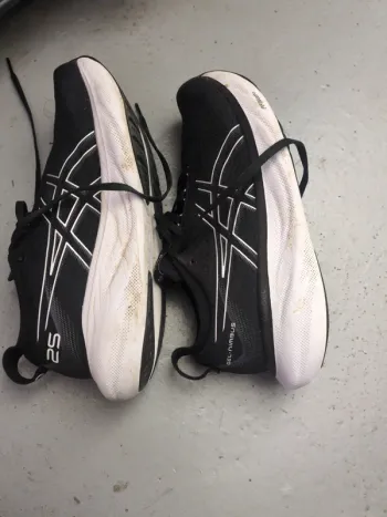 Used Asics Nimbus 25 bike — image 4 of 9