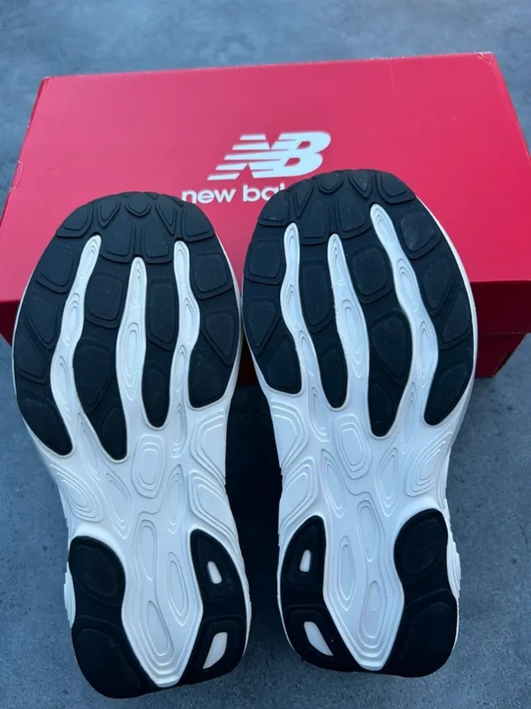 Used New Balance W880H15 bike — image 3 of 4