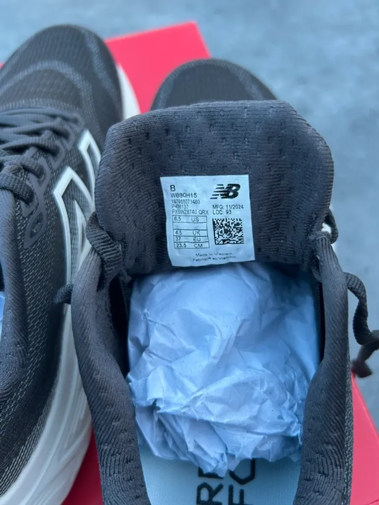 Used New Balance W880H15 bike — image 4 of 4