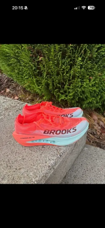 Used Brooks Hyperion Élite Running Shoes