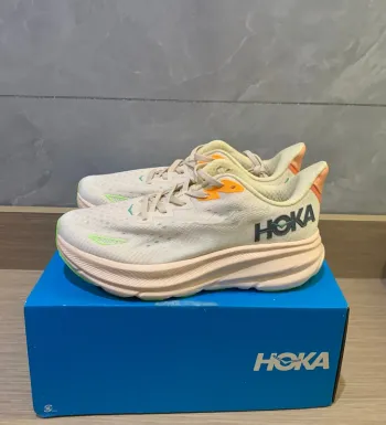 Used Hoka Baskets Running Shoes