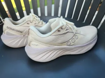 Used Saucony Baskets Course bike — image 2 of 11