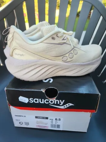 Used Saucony Baskets Course Running Shoes