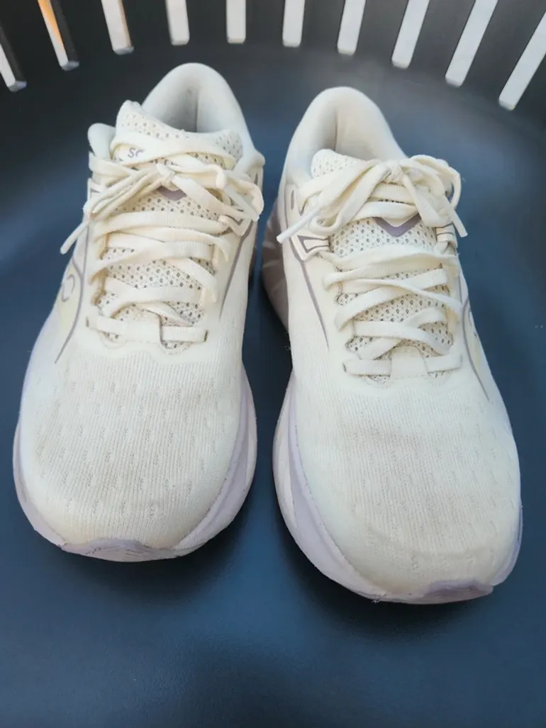 Used Saucony Baskets Course bike — image 3 of 11
