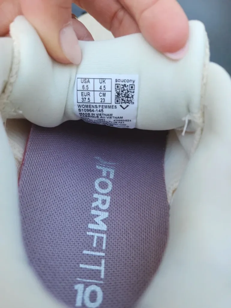 Used Saucony Baskets Course bike — image 7 of 11