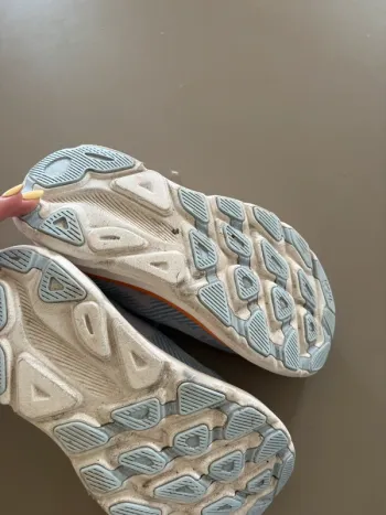 Used Hoka hardloopschoenen bike — image 5 of 6