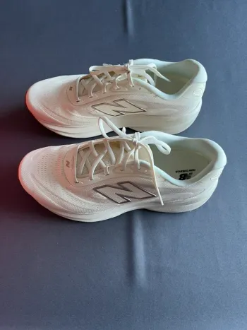 Used New Balance Laufschuhe weiß bike — image 4 of 8